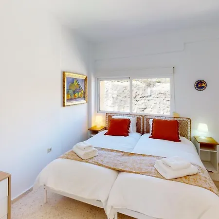 Olimpo Ii The Cruise - Front Line Fuengirola